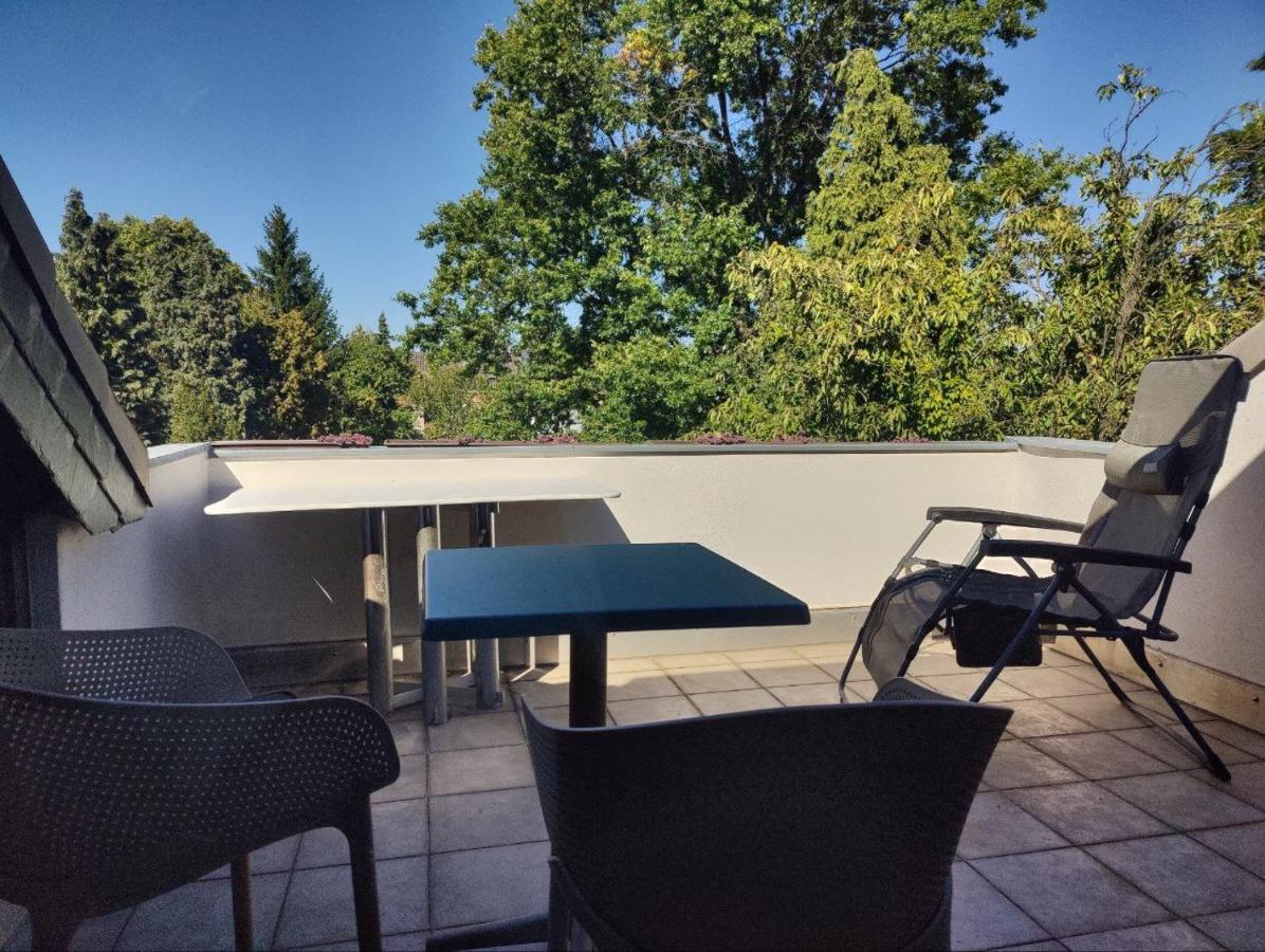 Comfort Suites Koelnmesse: Spacious Rooms with Free Parking & Wi-Fi Exterior photo